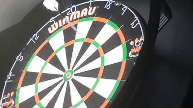 Me throwing darts on my new Blade 5 смотреть онлайн