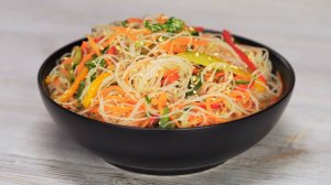 Друг из Кореи научил меня этому рецепту! ФУНЧОЗА С ОВОЩАМИ! Простой салат с фунчозой за 20 минут.