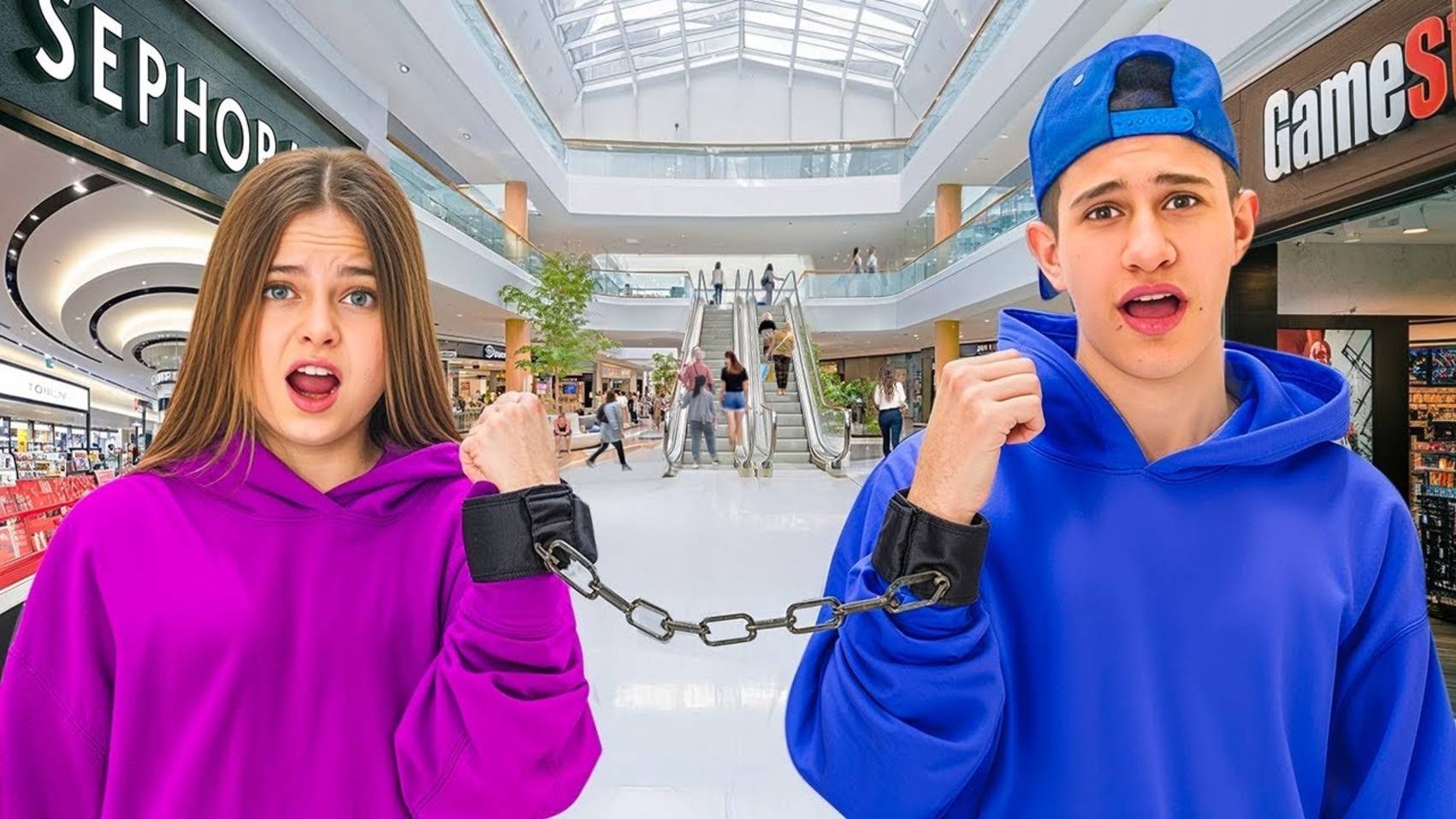HANDCUFFED TO MY BEST-FRIEND FOR 24 HOURS! смотреть онлайн