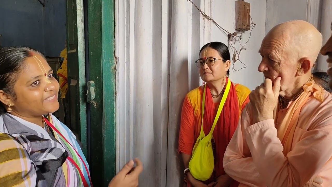 BVV Narasimha Maharaj - Kartika parikrama, day 1 - Shri Radha Madhav Ashtasakhi mandir, Sonarundhi