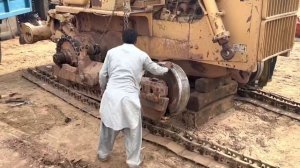 Ремонт подвески бульдозера.