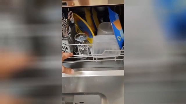 Компактная посудомоечная машина с Wi-Fi Comfee CDWC551Wi Обзор. Плюсы и минусы смотреть онлайн