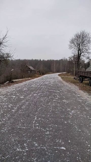 Снежок пошел. Деревня. Беларусь. смотреть онлайн