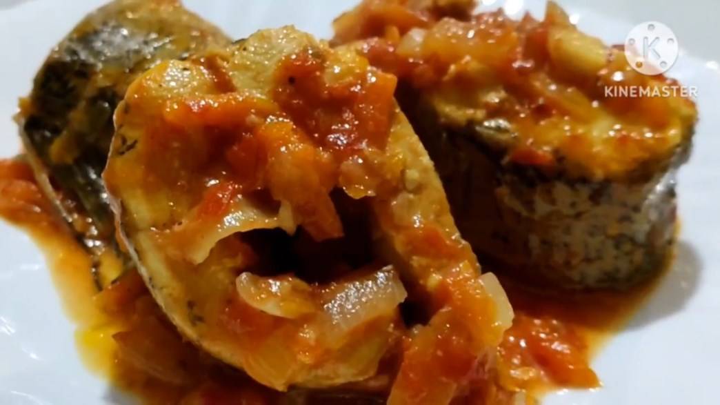 Рыба с овощами, Самый простой рецепт вкусной сочной рыбы смотреть онлайн