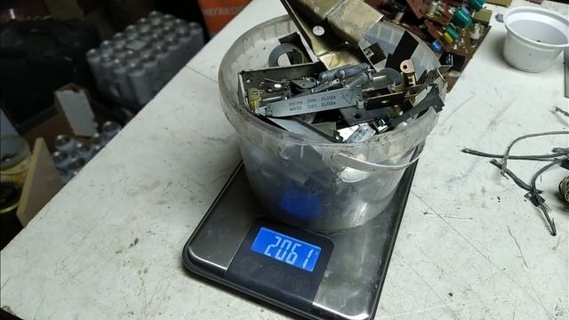 МАГНИТОЛА СИРИУС РМ-229-1С СОДЕРЖАНИЕ ЦЕННЫХ ДЕТАЛЕЙ, ПОЛНЫЙ РАЗБОР ПО МЕТАЛЛАМ, И ДЕТАЛЯМ. смотреть онлайн