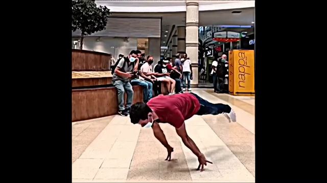 Scaring People in the gym with calisthenics! смотреть онлайн