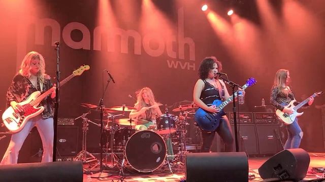 Plush "Barracuda" short clip Cleveland HOB 8-7-21 смотреть онлайн