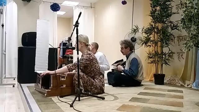 Кевалаштакам в исполнении Вриндавана Рани деви смотреть онлайн