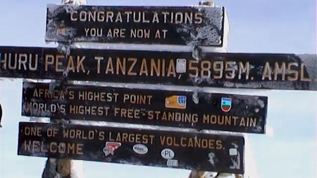 Килимаджаро и местные ремесленники.