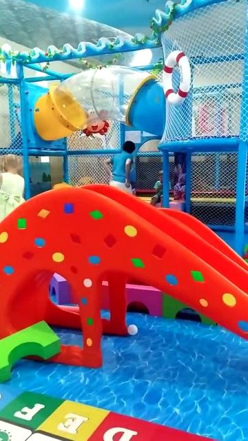 Костя в игровой Sunshine Resort Intime Sanya 5* о. Хайнань Китай смотреть онлайн
