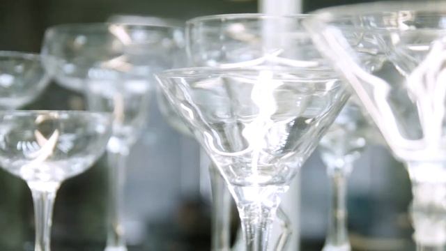 Ролик про не убиваемую посуду смотреть онлайн