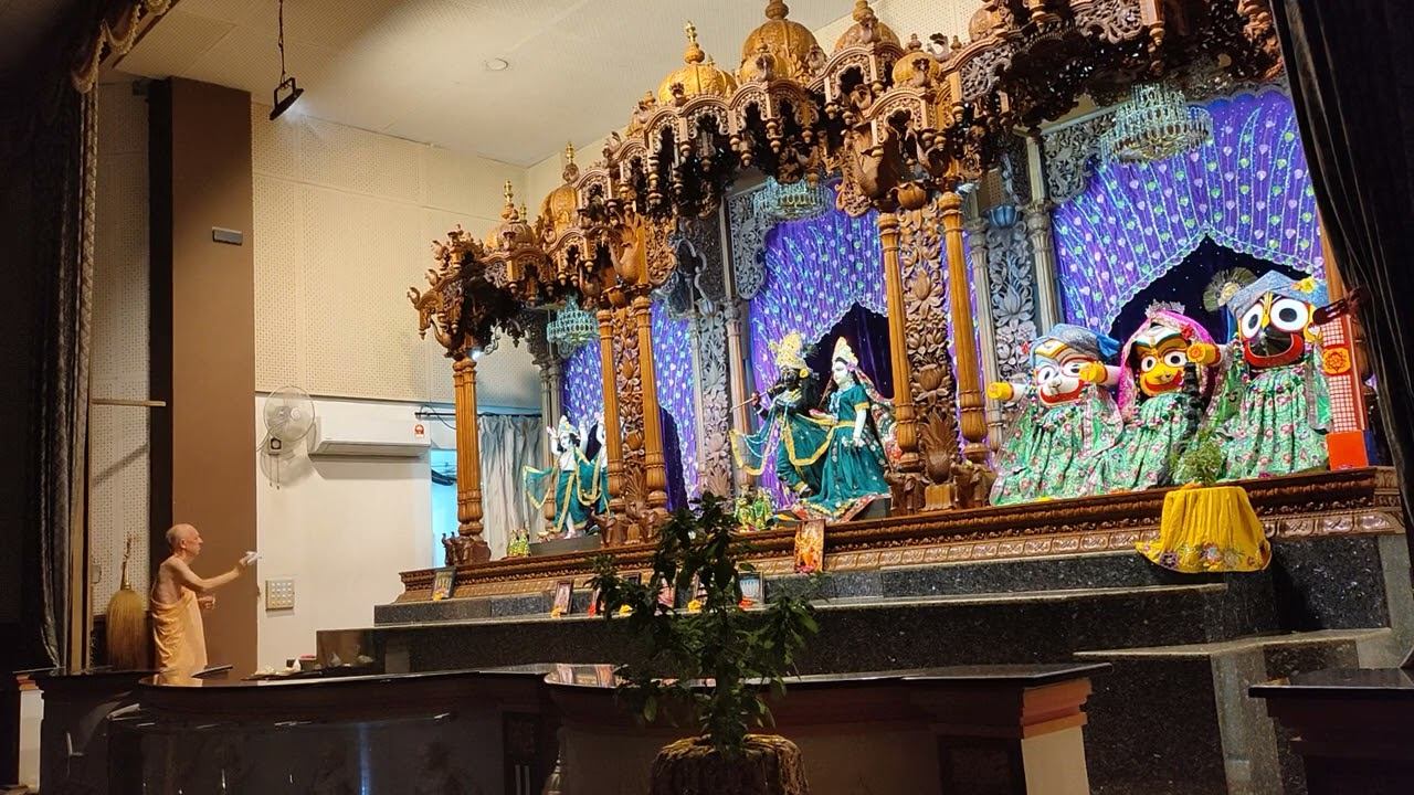 21.12.2023 - HH BVV Narasimha Maharaj is performing Mangal arati in TODU Temple