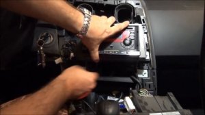 снятие магнитолы на Санг енге.SsangYong Action