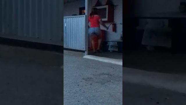 Бабуля жгет