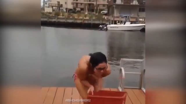 Провалы при обливании себя водой смотреть онлайн