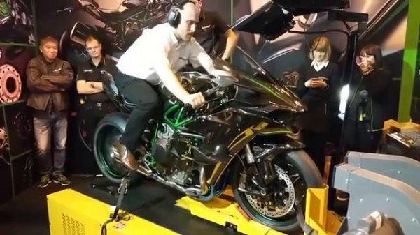 Kawasaki H2R 326BHP Power Run