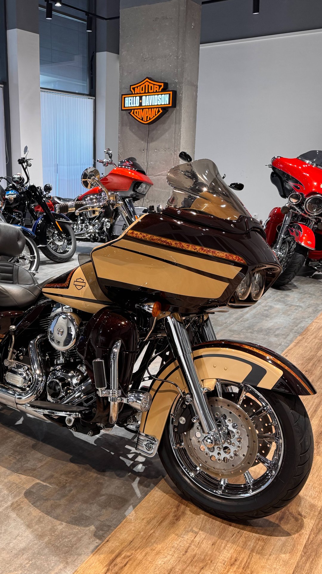 Road Glide CVO смотреть онлайн