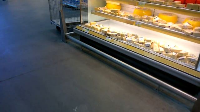 птицы в торговым центре смотреть онлайн