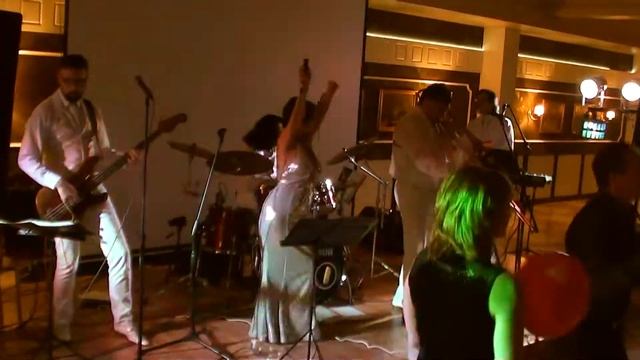 LUCKY MEN GROUP.выступление в п/к " Яхонты " смотреть онлайн