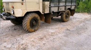 Газ 66 В ДЕЛЕ! Тяжелая заброска бригады лесорубов.