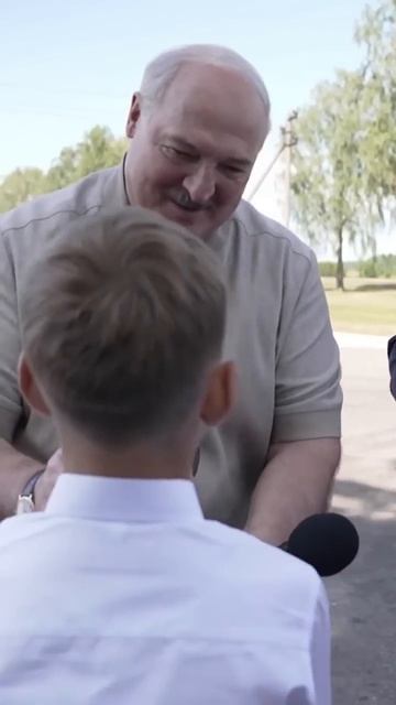 Лукашенко: Мёд съедим по дороге! #лукашенко #беларусь #новости #политика #shorts #президент смотреть онлайн