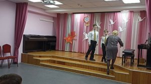 К. Листов "В землянке" исп. Кретовы Евгений и Константин.