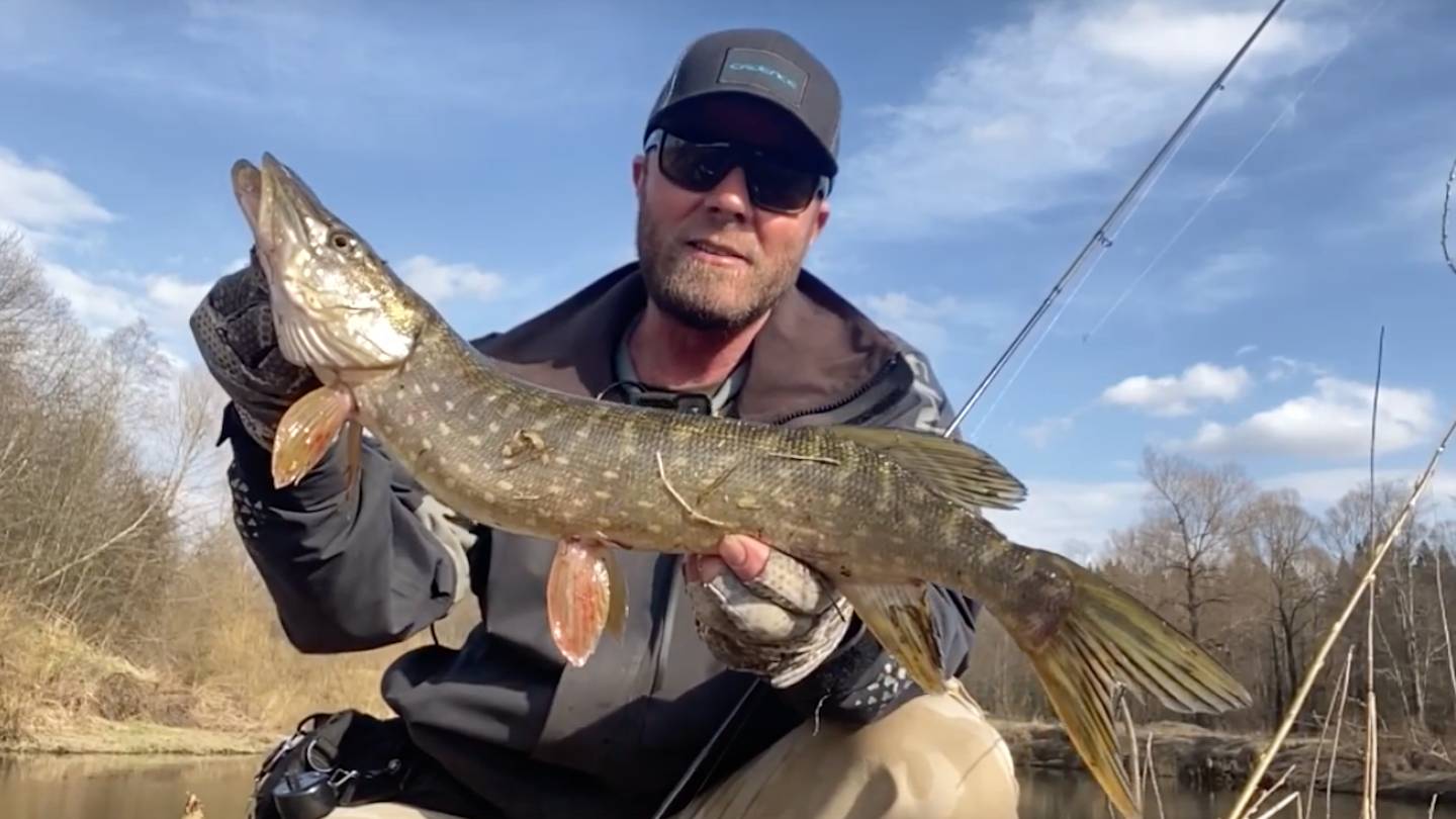 С ЛЁГКИМ комплектом по МАЛЫМ рекам! Рыбалка с Arion 742SULS! Ловля ЩУКИ на малой реке!