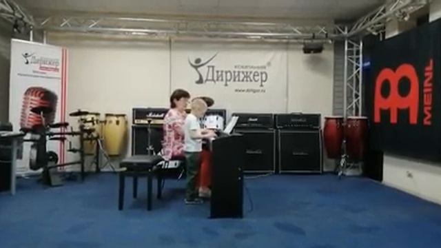 И.Королькова. Песочный домик. Исполняет Евсеенко Серёжа, 5 лет.