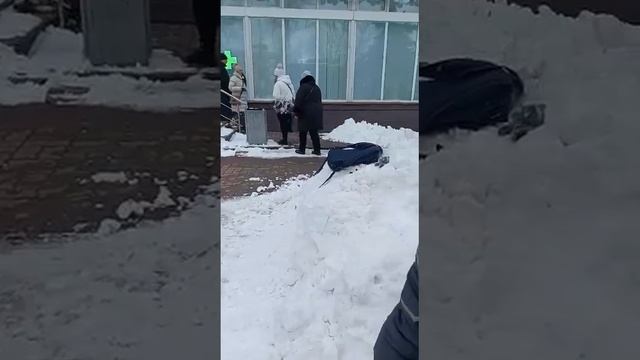 ПОПАЛИ СМАЧНО СНЕЖКОМ смотреть онлайн