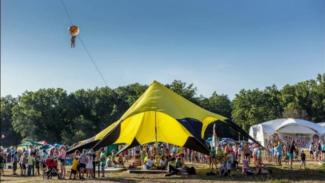 Песня Как здорово, что все мы здесь сегодня собрались! смотреть онлайн