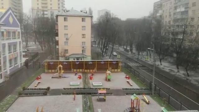 В Киеве идёт снежок