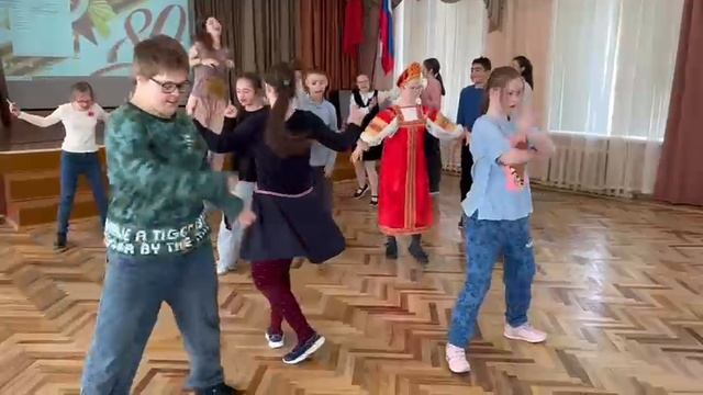 Школа Третьяковская 5 класс - 2 сезон 15 серия. Танцевальный конкурс от 25 апреля 2025 года смотреть онлайн