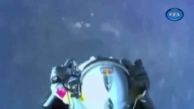 Прикол! Серхио Рамос и Феликс Баумгартнер ( удар в космос) смотреть онлайн