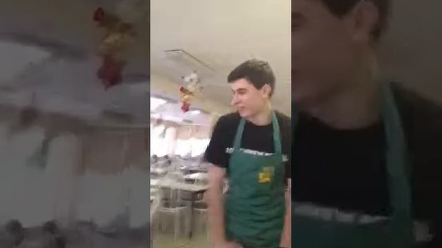Часть все еще Столовая смотреть онлайн
