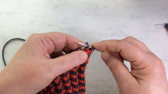 Резинка 2х2 со сдвигом на одну петлю для планок, шарфов, шапок, носков. Rib 2x2 knitting. смотреть онлайн