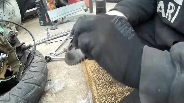 YZF-R125 flywheel removal смотреть онлайн