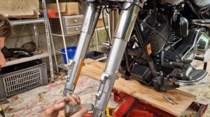 обслуживание вилки на Harley Davidson road king не разбирая его