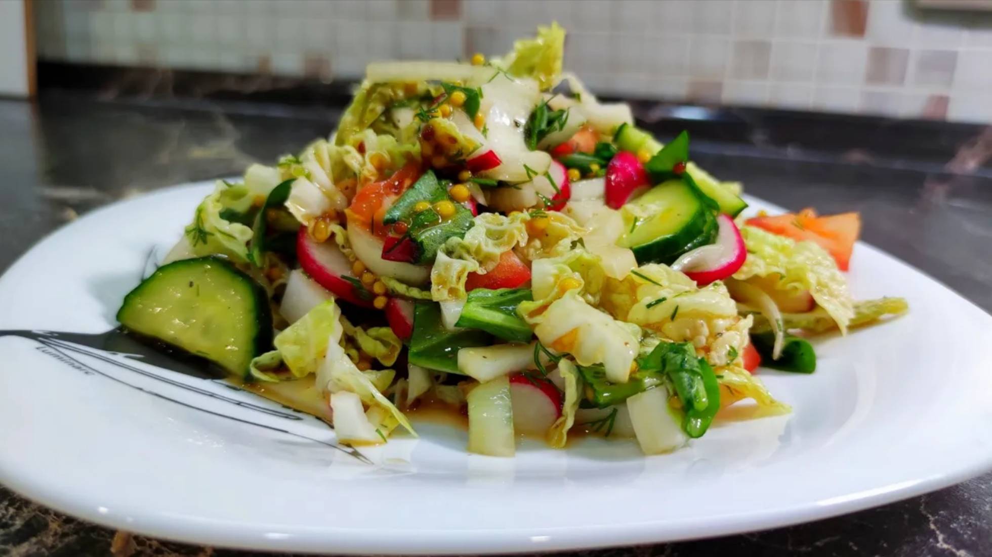 Салат с пекинской капустой и редиской. Лучшая заправка для салата. Рецепт салата. смотреть онлайн