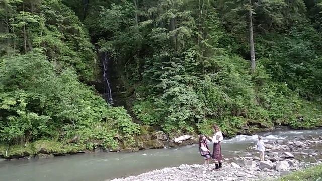 Гуцулочки .Карпаты .с.Быстрец . смотреть онлайн