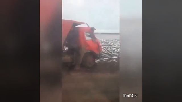 Грузовики столкнулись в Пятигорске 07.12.2016 смотреть онлайн