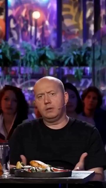 Детские страхи и уроки крепости: Истории из детства #shorts #shortsvideo #бурунов #вопросребром смотреть онлайн
