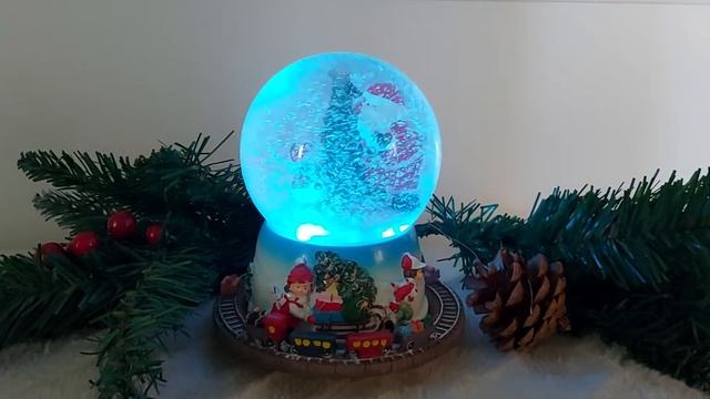 Музыкальный шар со снегом