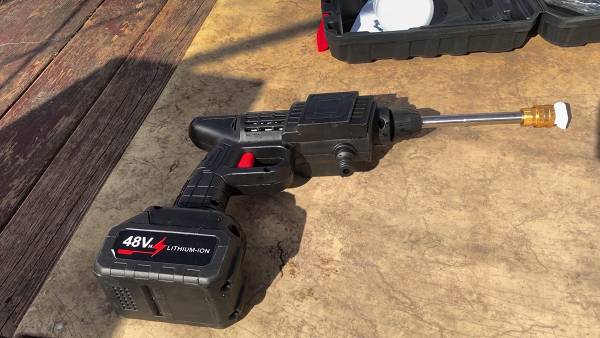 Садовый пистолет-опрыскиватель, очень экономичен и прост в использовании. смотреть онлайн