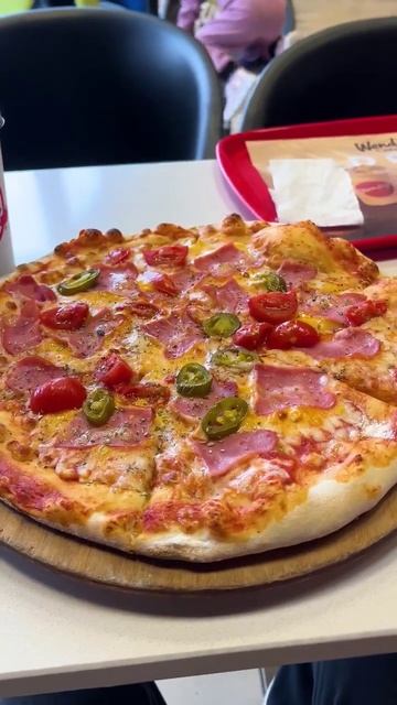 Купили пиццы в Wendy's в Карфуре в Батуми. Грузия 2023 #shorts смотреть онлайн