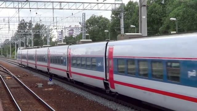 ЭП20-011 со скоростным поездом 