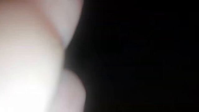 Боря играет со Снежкой