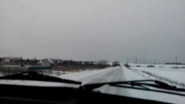 Выпал снег. Убираем пчёл