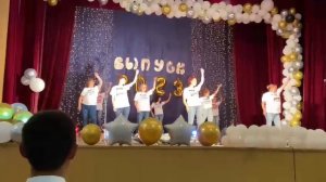 Зажигательный флешмоб от родителей на выпускной