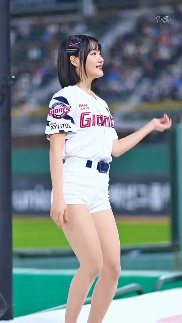 Лучшая пинк в роли болельщицы, Динь-Динь, земля, земля-вызов👍🏻 смотреть онлайн