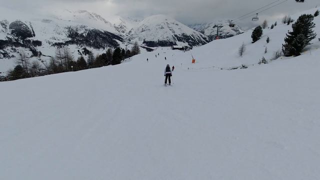 Ливиньо. Подъем на Della Neve двумя подъемниками с небольшим переездом. смотреть онлайн